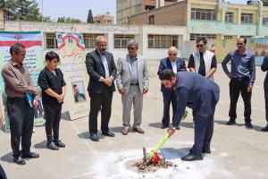 کلنگ‌ احداث ۲ مدرسه خیرساز در ناحیه ۵ اصفهان به زمین زده شد