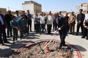 آیین کلنگ زنی زمین چمن مصنوعی مدرسه شهید صدوقی دستگرد برخوار برگزار شد