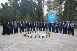 کلنگ احداث مدرسه ۹ کلاسه خیرساز در ناحیه ۲ اصفهان به زمین زده شد