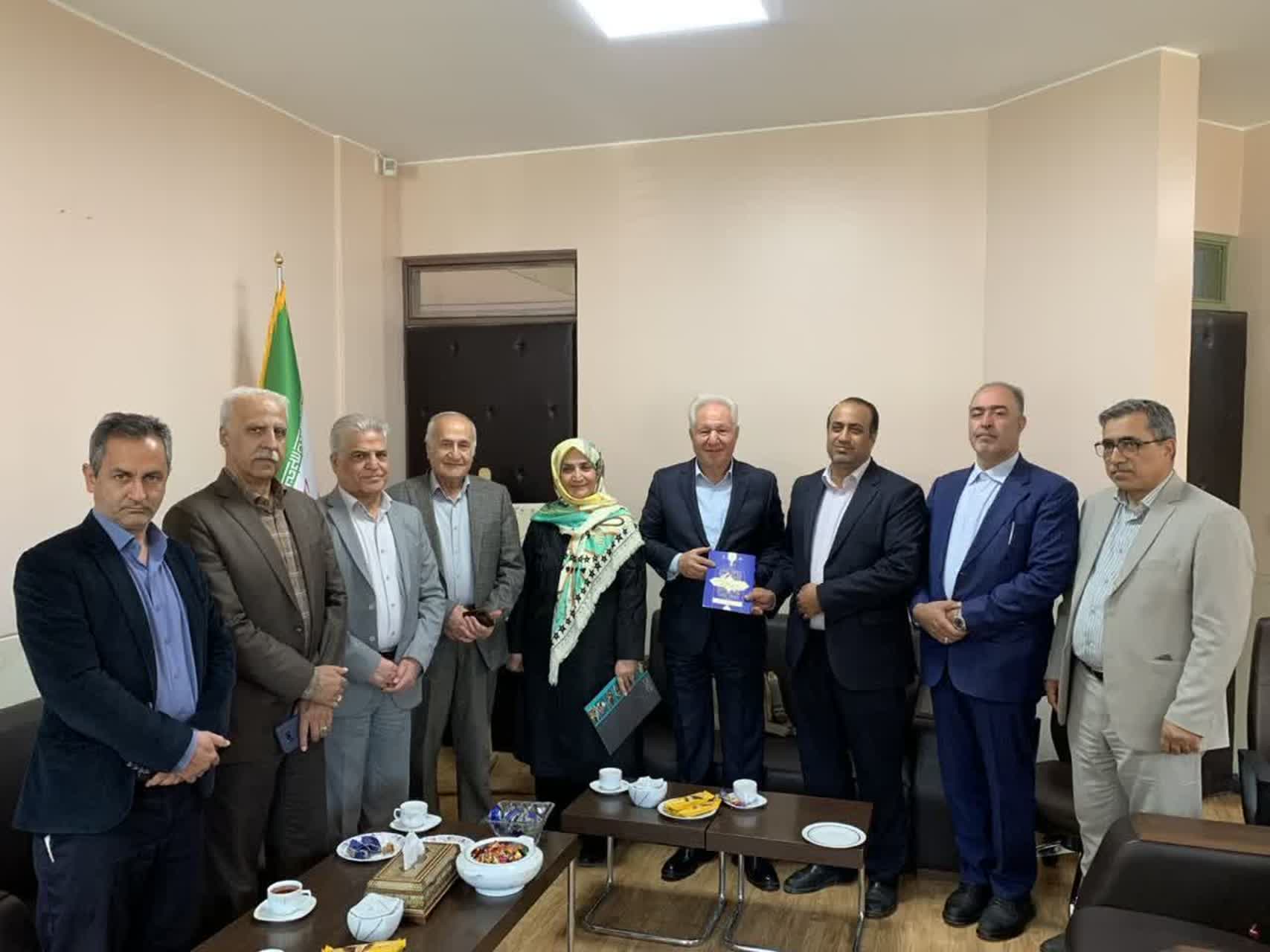 14040728 تفاهم نامه منزوی زاده کاردان پور ناحیه 4